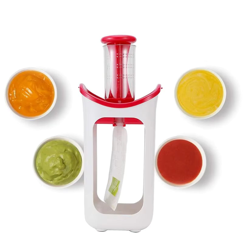 La station un emplacement portable avec son sachet et plusieurs sorte de purée